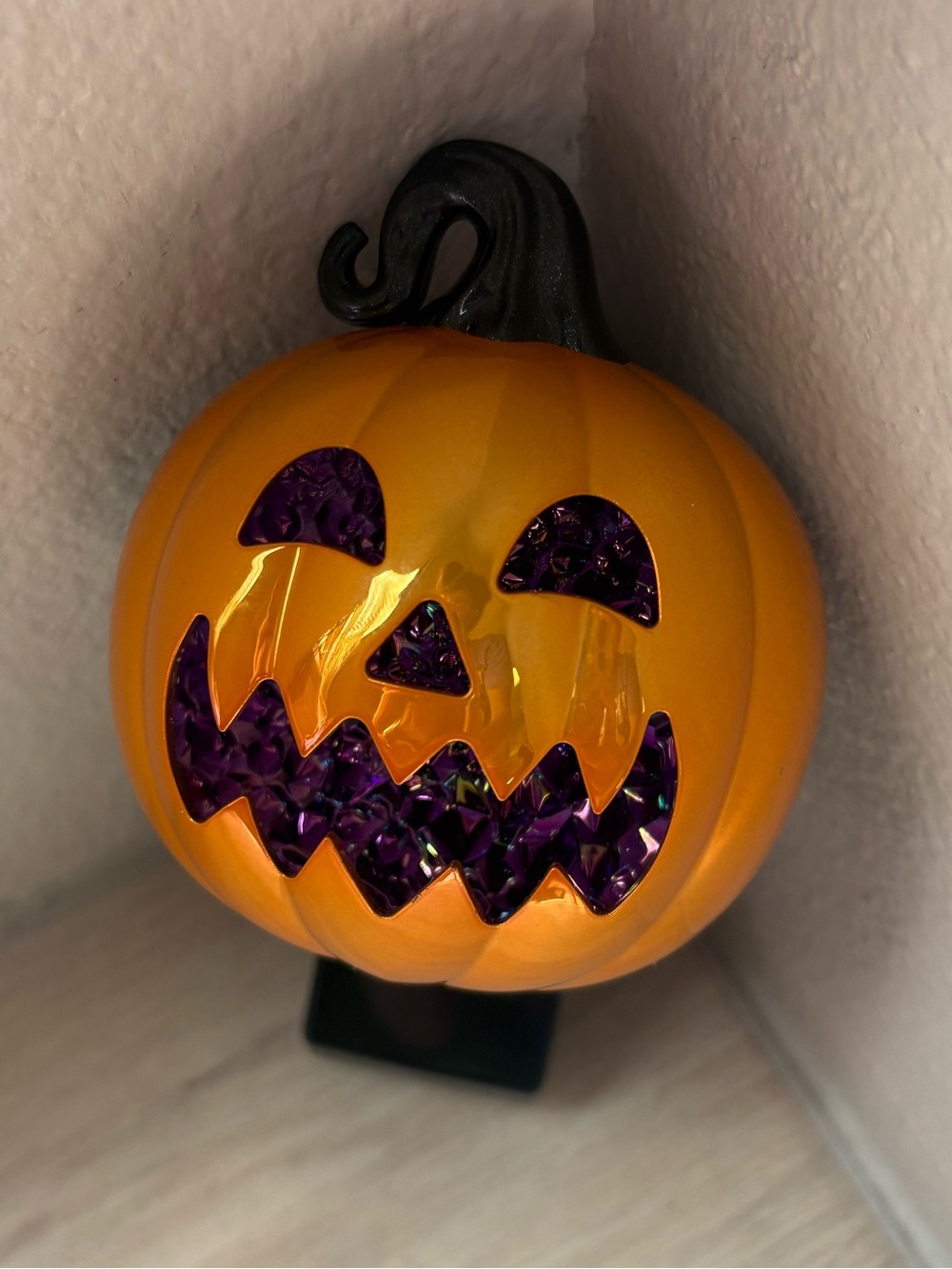 Bath & Body Works Lighted Jack-O'-Lantern Wallflowers Fragrance Plug